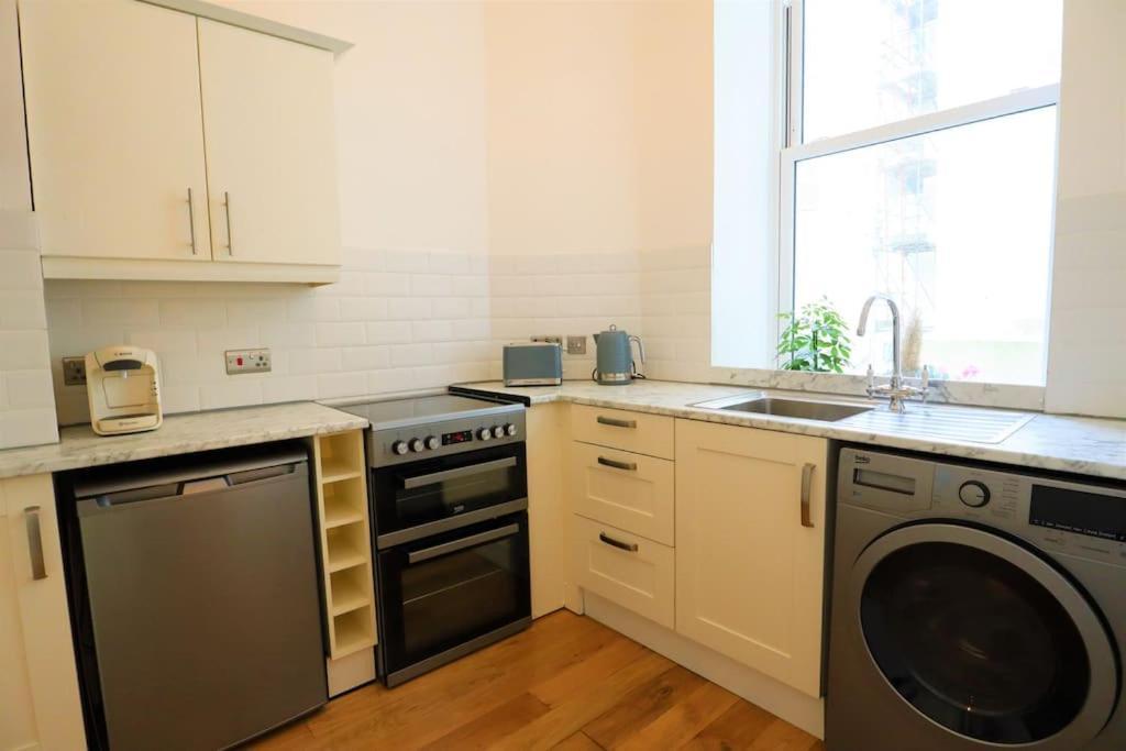 Seagulls Nest- Stylish 1 Bed Seafront Apartment Hastings Buitenkant foto